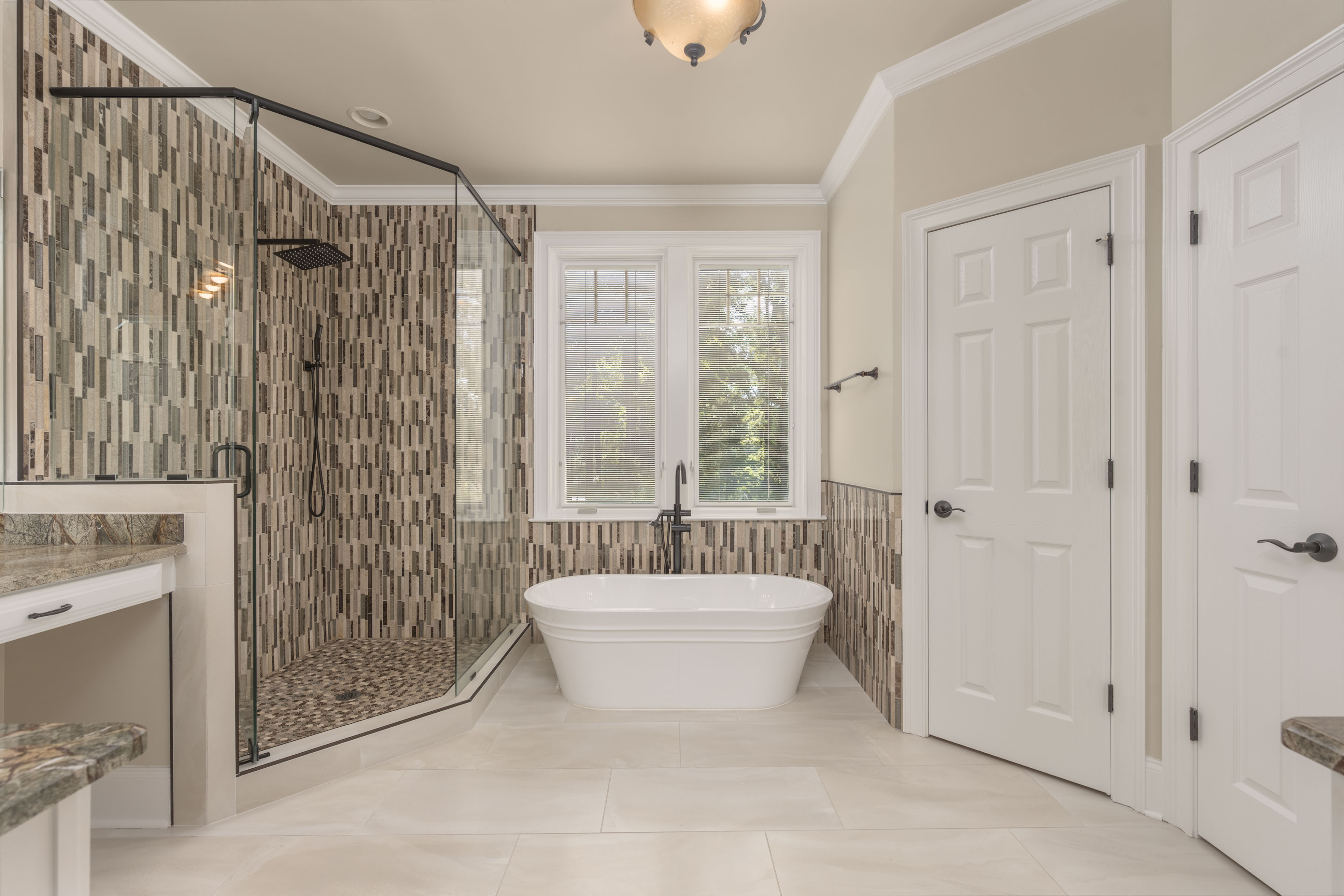 1001 Walton Way image 29